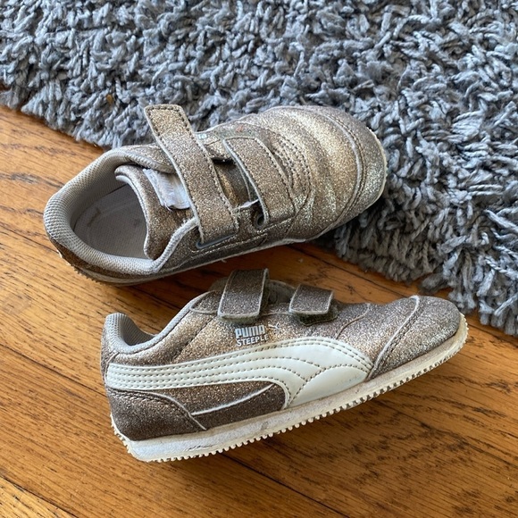 Puma Toddler Gold Glitter Velcro Sneakers Size 6 - Picture 1 of 9